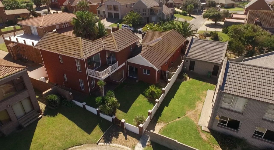 To Let 5 Bedroom Property for Rent in Bluewater Bay Western Cape